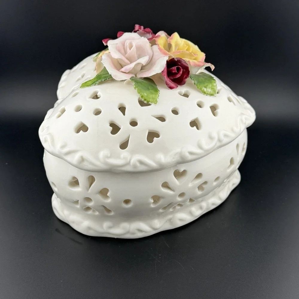 Vintage Porcelain Heart Trinket Potpourri Box Cutout Lattice Roses Excellent